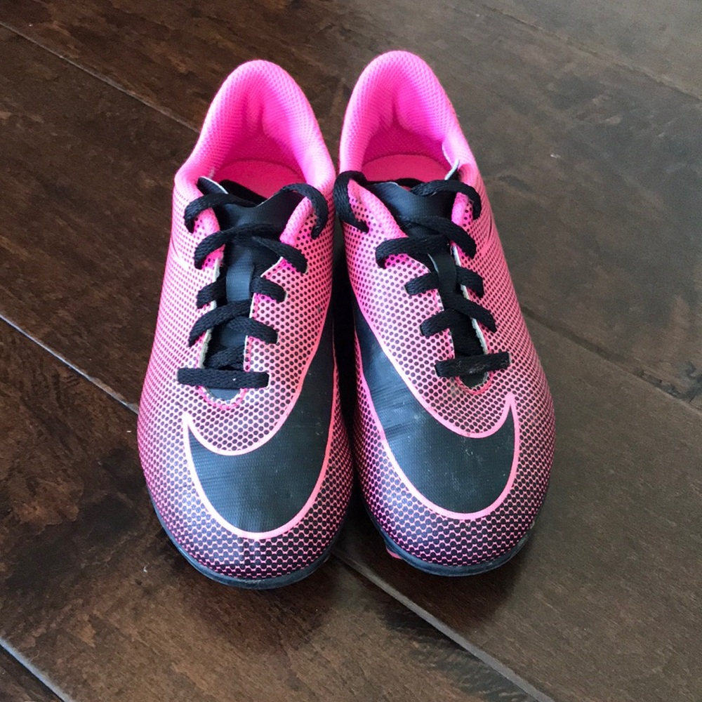 Girls’ Pink Nike soccer cleats